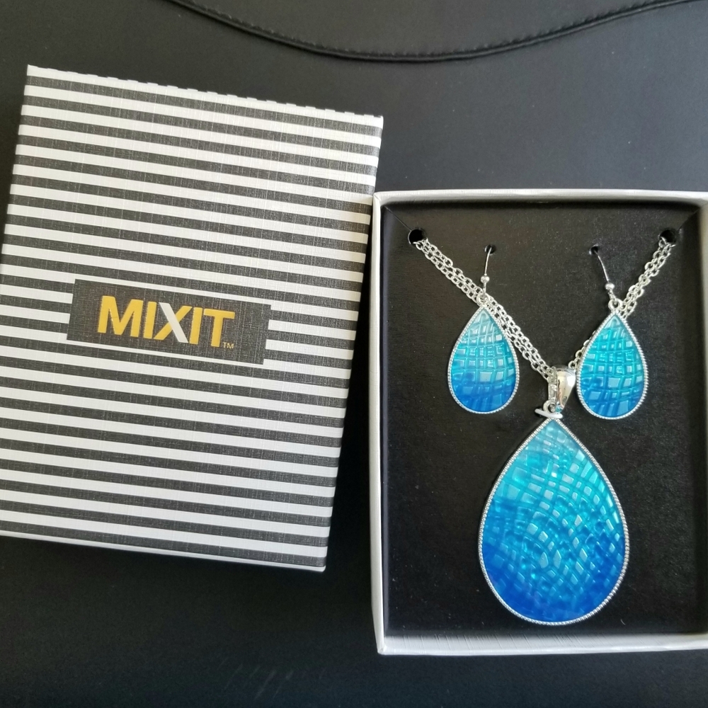 MIXIT Necklace Earrings Set
